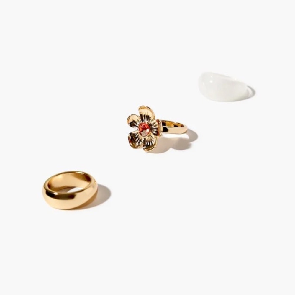 5 for $15 ✨ Faux Gem Flower Ring Set